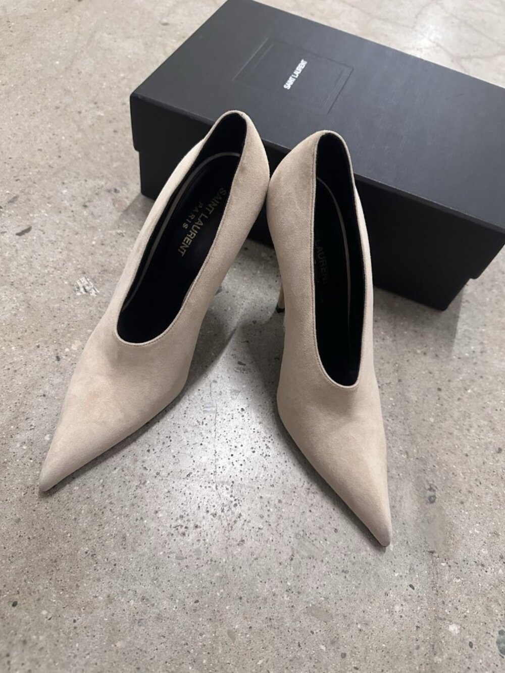 Saint Laurent Nico Pump Heels Cream Suede - Picture 7 of 10